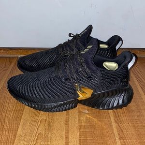 Adidas Alphabounce Instinct (PERFECT CONDITION)